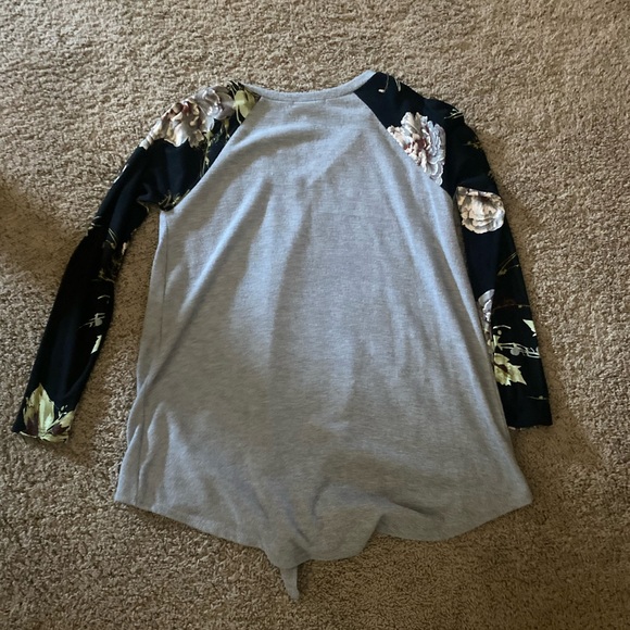 This super cute, long sleeve tee is great for fall days! Super comfy and soft! - Picture 3 of 3